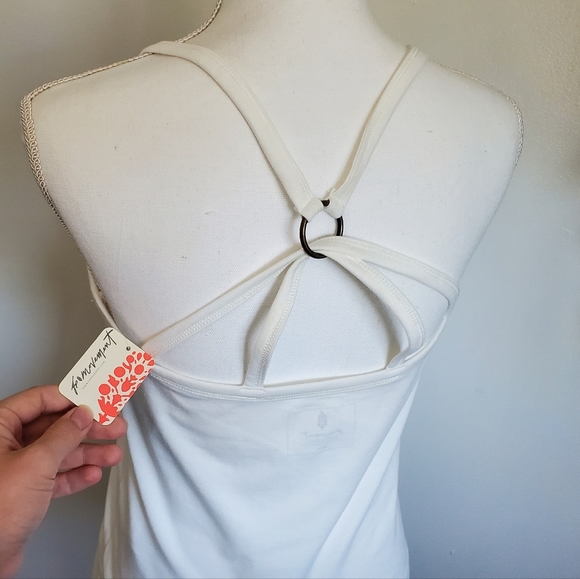 🚫SOLD🚫 NWT Free People Movement Sporty Moment Tank in Ivory, Sz M - Picture 3 of 7